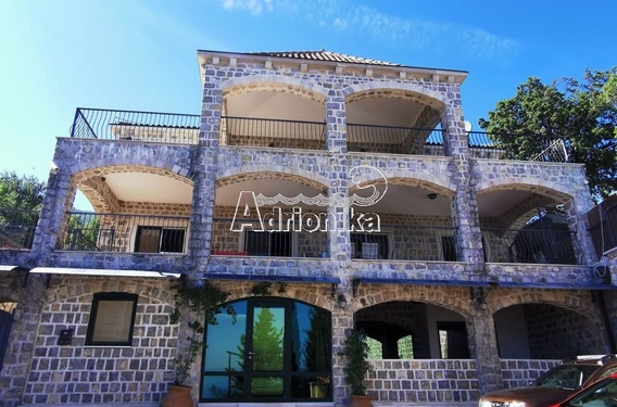 Великолепная каменная вилла с бассейном, Куляче - фото