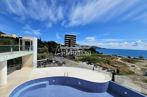 Трехкомнатная квартира в новом элитном комплексе с бассейном в Бечичи - фото