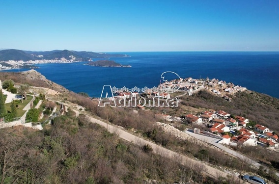 Большой участок под застройку с панорамным видом на море, Близикуче, Будва - фото