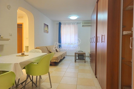 Двухкомнатная квартира с террасой, Будва - фото