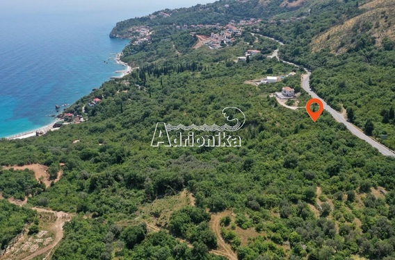 Урбанизированный участок ниже основной дороги в Режевичах - фото