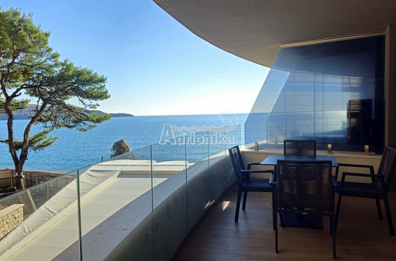 Однокомнатная квартира в новом доме на первой линии моря, Рафаиловичи - фото