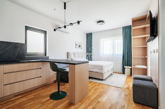 Современная студия с бассейном и видом на море &mdash; Ивановичи, Бечичи - фото