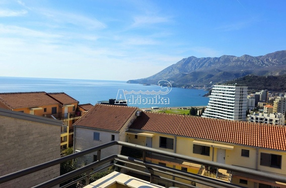 Трехкомнатная квартира в комплексе с видом на море, Бечичи - фото