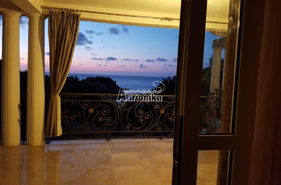 Дом в Сутоморе с большим участком и фантастическим видом на море в лучшем месте, в 50 м от пляжа! - фото