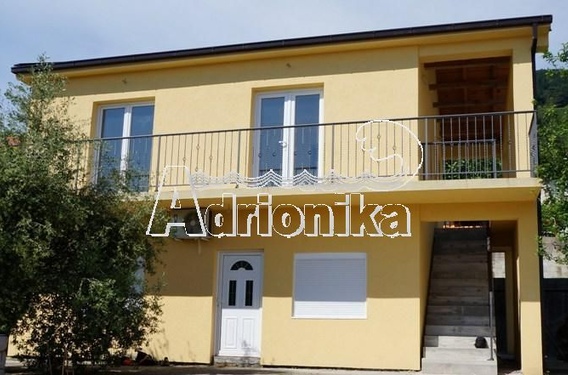 Дом с видом на Тиватский залив, Пржице - фото