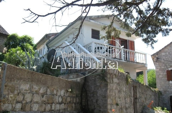 Дом в Росе в нескольких шагах от моря - фото