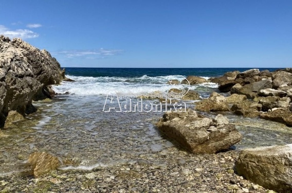 Большой участок на первой линии, Утеха - фото