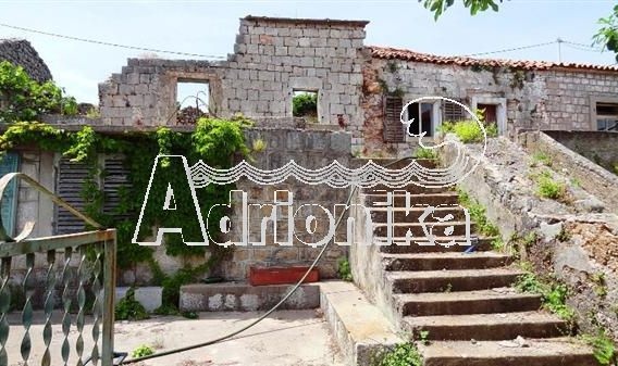 2 руины каменных домов с фантастическим видом на море, Кримовицы - фото