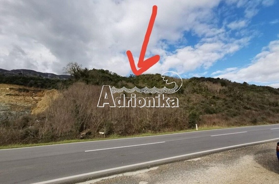 Большой участок расположенный у дороги Тиват-Будва - фото