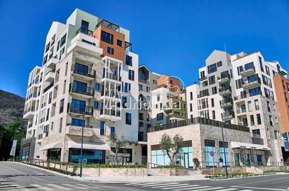 Современная квартира с двумя спальнями в комплексе Boka Place, Тиват - фото