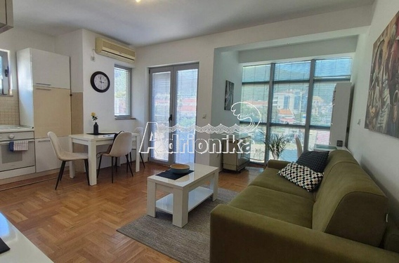 Однокомнатная квартира на бульваре в центре Будвы - фото