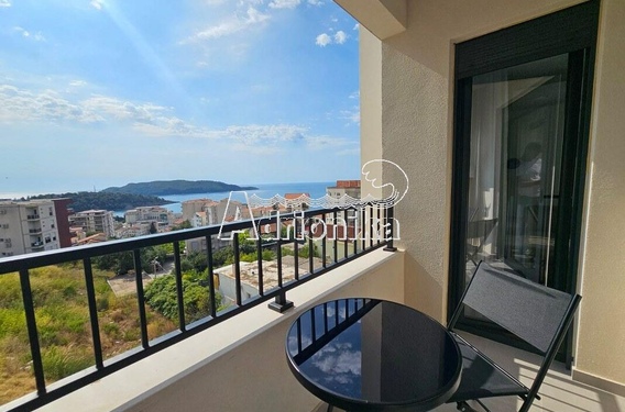 Полностью меблированная квартира в Бечичи с видом на море - фото