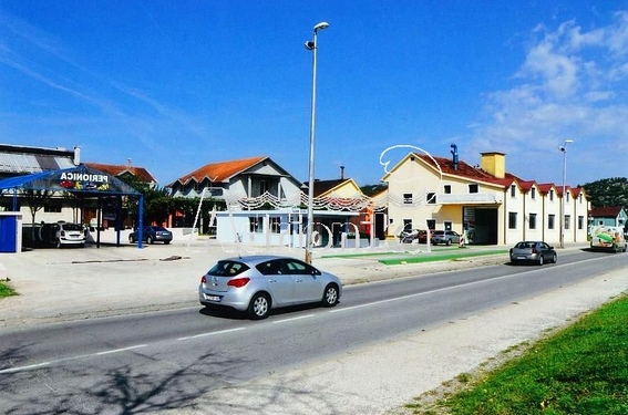 Коммерческий комплекс в городе Никшич - фото