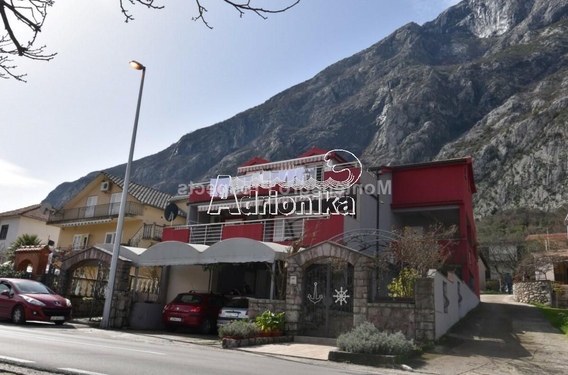 Дом в Которе, Доброта в 50м от моря - фото