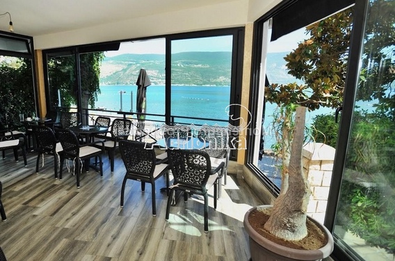 Продажа коммерческого объекта в Херцег Нови с отличным расположением! - фото