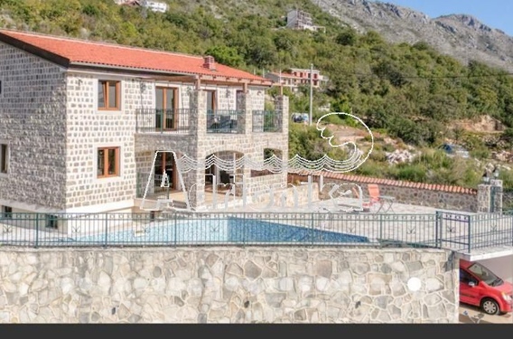 Каменная вилла над г. Петровац - фото