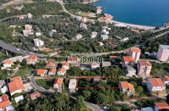 Урбанизированный участок с объектом, Утеха - фото