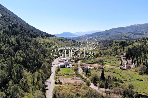 Участок в индустриальной зоне Херцег Нови - фото