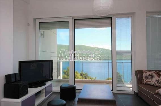 Апартаменты с двумя спальнями и панорамным видом на море, Херцег Нови - фото