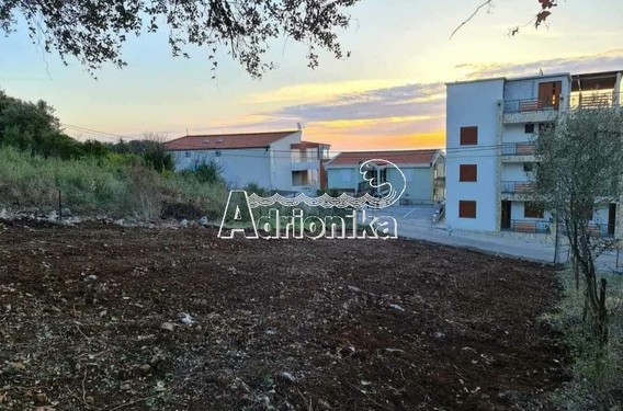 Урбанизированный участок в непосредственной близости от моря, Утеха, Бар - фото