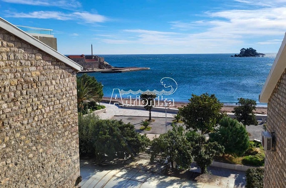 Пентхаус в 50 м от моря, Петровац - фото