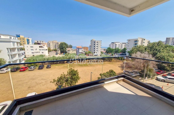 Квартира с тремя спальнями и бассейном, 200м от моря и пляжа, Добра Вода, Бар - фото