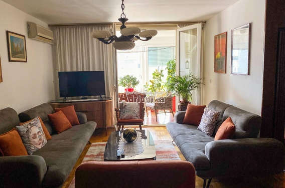 Квартира с тремя спальнями в центре Бара - фото