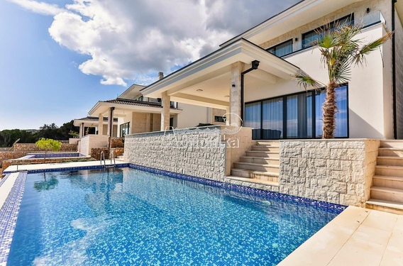 Современная средиземноморская вилла на берегу моря, Бар, Утеха - фото