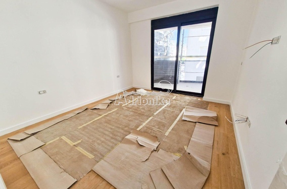 Новая современная трёхкомнатная квартира в центре города Бар - фото