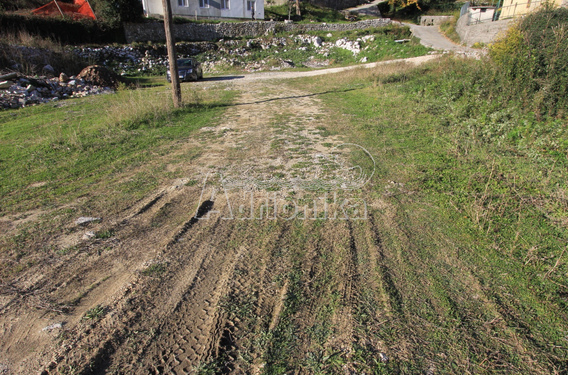 Участок в Рисане - фото