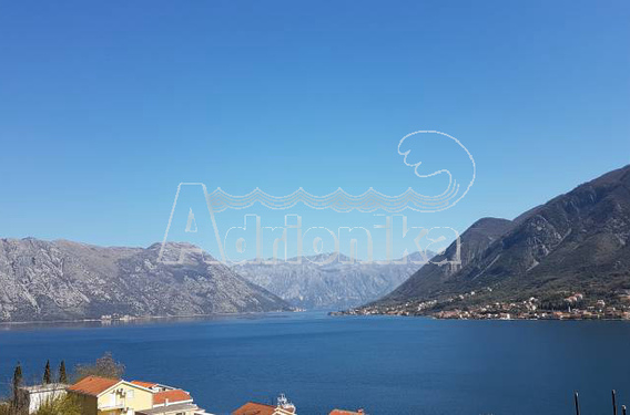 Пентхаус в комплексе с бассейном в Доброте - фото