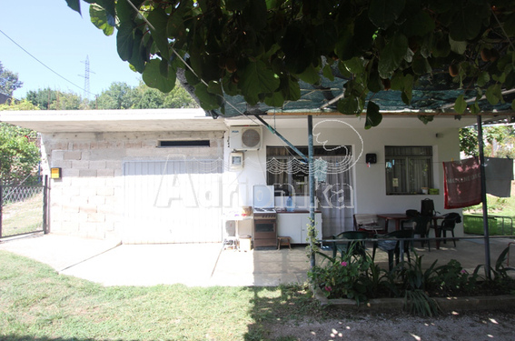 Недостроенный дом с пристройкой в Сутоморе - фото