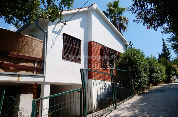 Дом с видом на море в Крашичи - фото