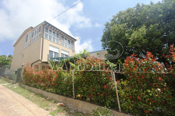 Дом в Баре - фото