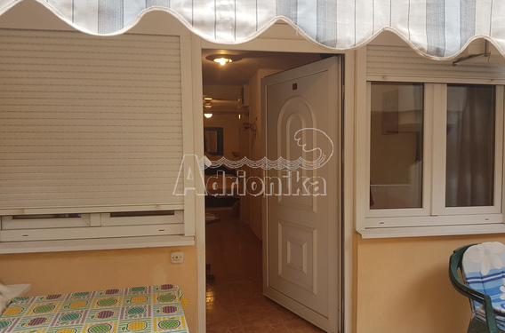 Квартира в Петровцe - фото