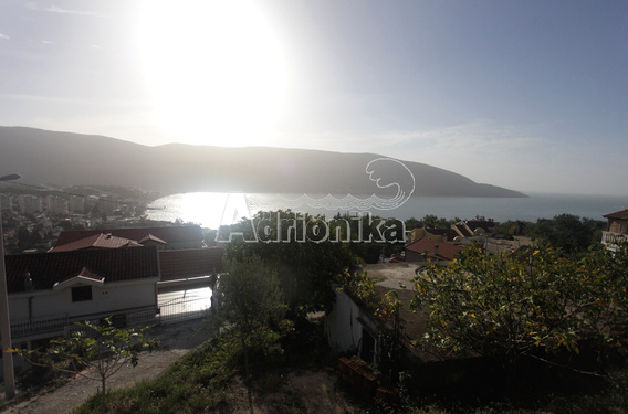 Дом в Топле - фото