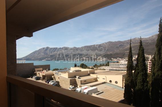 Квартира класса люкс в Будве - фото