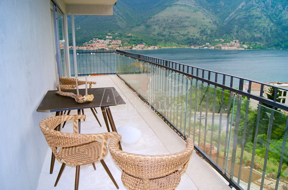 Современная квартира в Которе - фото