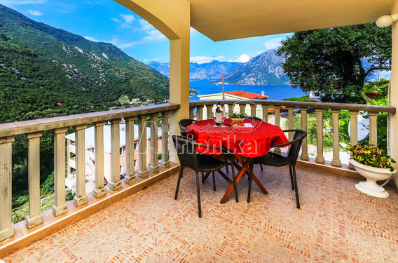 Дом с видом на море - фото