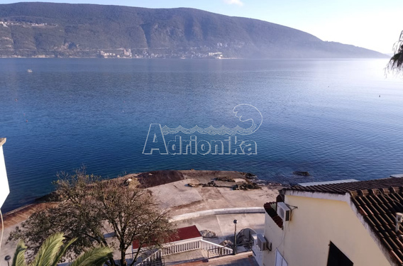 Квартира в Херцег Нови - фото