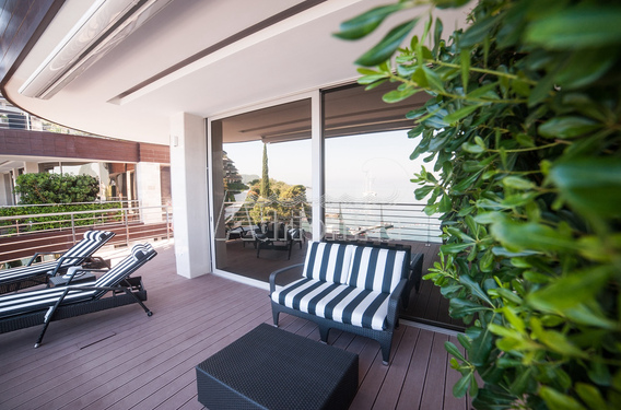 Квартира в элитном комплексе в Будве - фото