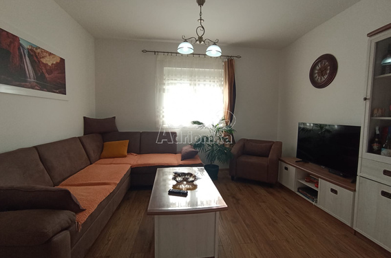 Просторный дом в Лапчичи, Будва - фото