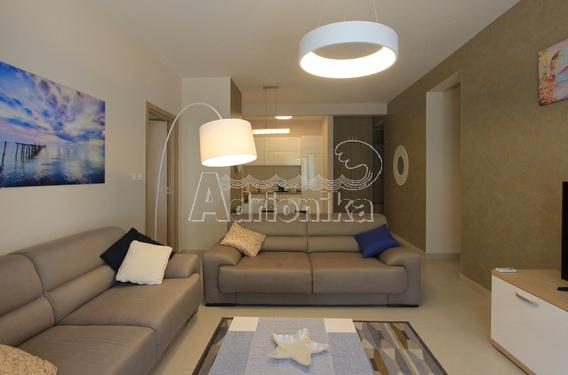 Красивая квартира с просторной террасой - фото