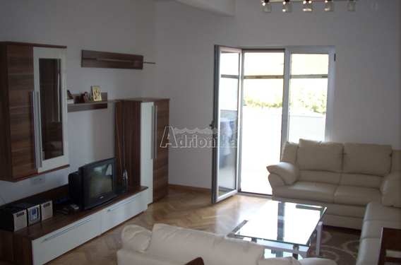 Просторный дом в Марковичи - фото