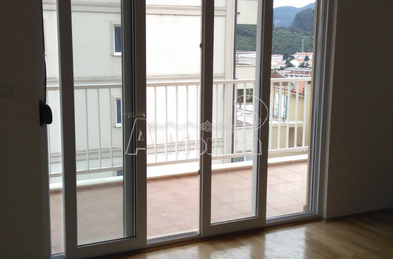 Однокомнатная квартира в Петроваце, всего в 300 м от моря - фото