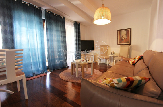 Двухкомнатная квартира с видом на море недалеко от Святого Стефана - фото