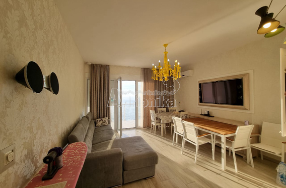 Квартира с панорамным видом на море в Добре Воде - фото