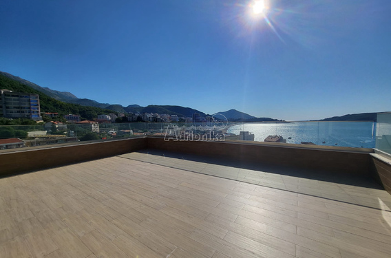 Пентхаус в Рафаиловичи с видом на море - фото