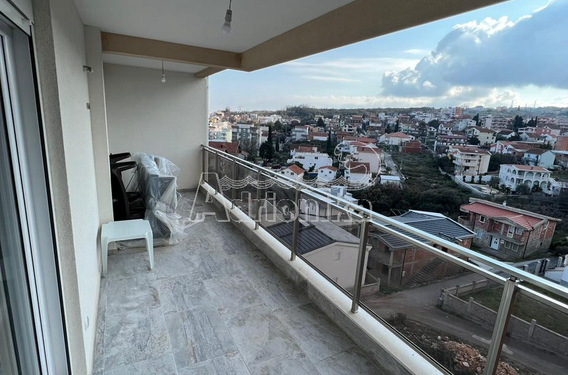 Квартиры с одной и двумя спальными комнатами в Добре Воде - фото